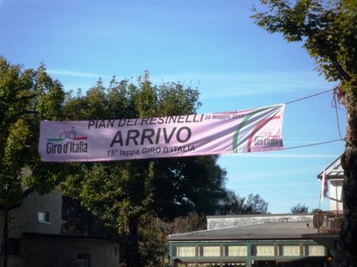 Piani resinelli giro d'italia striscione