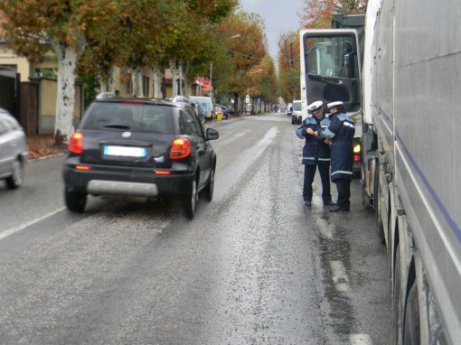 Viale Valsugana sabbia in strada (1)