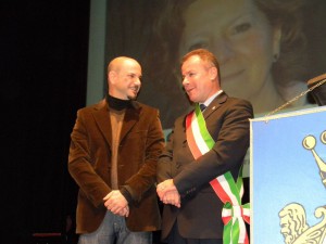 Benemerenze-San-Nicolo-2011-79-Stefano-Furi-figlio-di-Carla-Zanetti-e-sindaco-Brivio