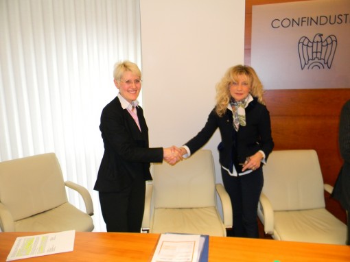 Confindustria 2011 Maria Grazia Bertoli (Intesa) e Cinzia Cogliati (pres PMI)