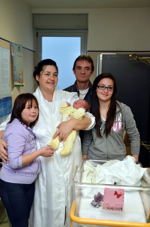 LECCO, CLINICA MANGIONI - ULTIMA NATA DEL 2011