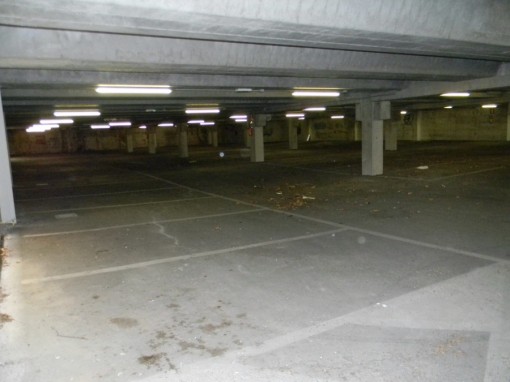 Parcheggio tribunale e cimitero di castello (8) interno con luci