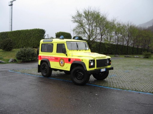 Soccorso Alpino Defender 90 passo corto (1)