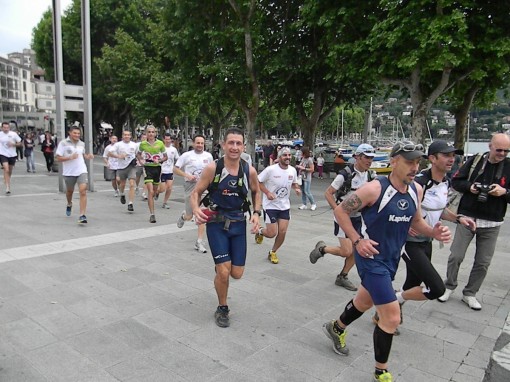 Falchi 250 Km periplo del lario arrivo piazza cermenati