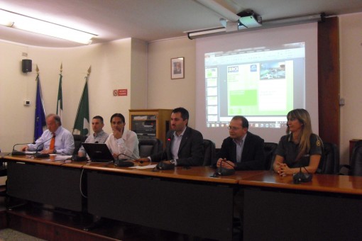 conferenza video sorveglianza da destra, Raffaella Forni, Roberto Peverelli (preside del Badoni), Luca Teti, i tecnici di Rce