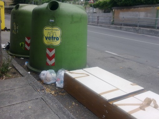 Via Tonale rifiuti 1