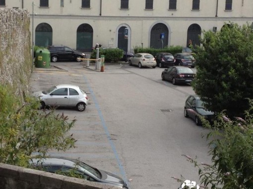 parcheggio via parini