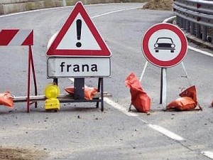 strada chiusa per frana (generica)