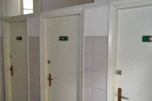 bagni chiusi al piano terra municipio