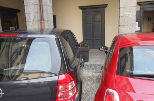 parcheggio interno municipio