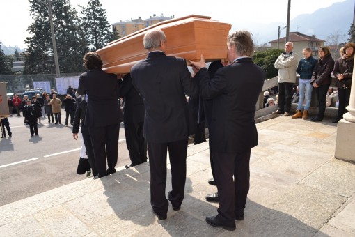 Funerale di don Gianni Gatti Mandello (6)