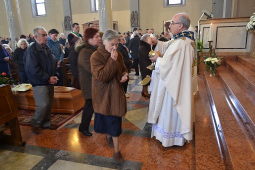 Funerale di don Gianni Gatti Mandello (8)