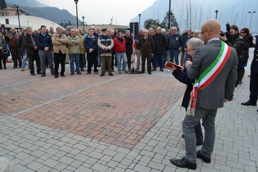 Mandello - inaugurazione piazzale Alfio Peraboni - 6 aprile 2013 (3)