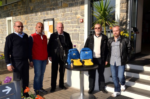 Mandello consegna defibrillatori polisportiva (4)