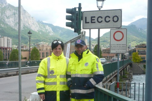 Protezione Civile chiusura pedonale ponte vecchio azzone 21 maggio 2013 (2)