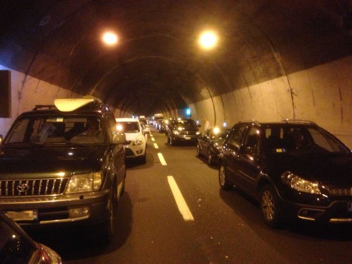 ss36 chiusura galleria caos