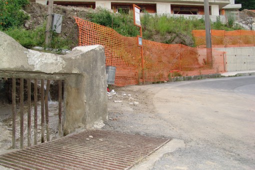 Malnago- acqua invade rione 11 giugno 2013 (2)