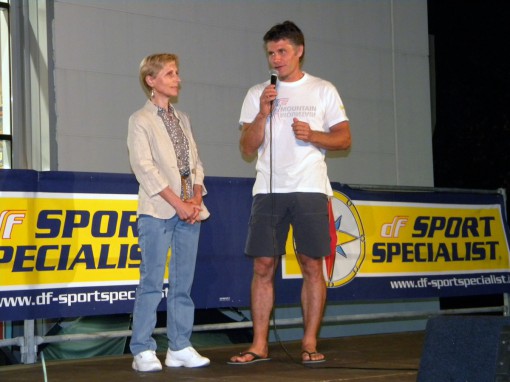 Goretta Traverso, moglie di Renato Casarotto, e Marco Anghileri