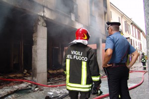 incendio negozio oggiono - 14 agosto 2013 (16)