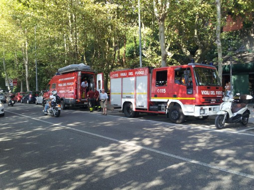 motoscafo incagliato sul lungolago (4)