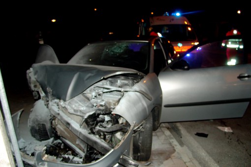 Auto contro muro - Bulciago 17 ottobre 2013 (1)