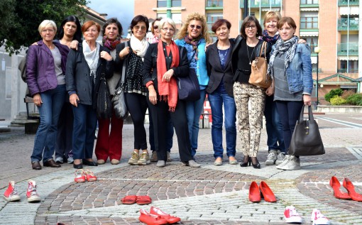 mandello scarpe rosse contro femminicio