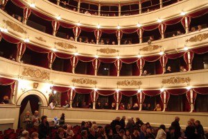 Sesso - Grazie - Teatro (2)