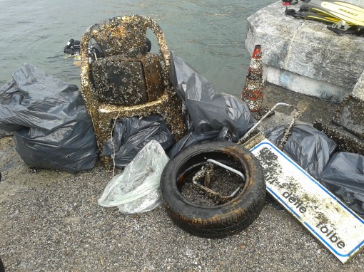 targa martiri foibe (1)