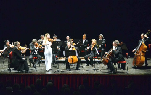 CONCERTO PER NATALE ORGANIZZATO DALLA DEUTSCHE BANK PER I PROPRI DIPENDENTI ALTEATRO DELLA SOCIETA - LECCO 12 DICEMBRE 2013