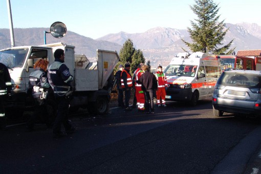 operatore ecologico travolto - caolzio (4)