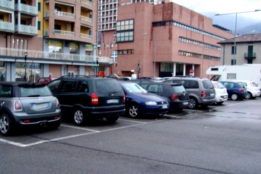PARCHEGGIO - via Martiri Nassiria (1)