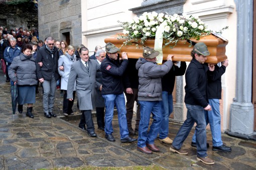 Sueglio funerali cariboni 08 febbraio 2014 (8)
