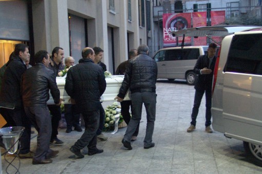 Chiuso - Partenza salme bimbe (5)