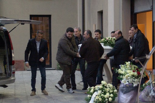 Chiuso - Partenza salme bimbe (6)