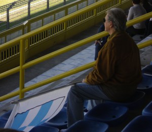 Sport - Lecco - Legnago tifoso con bandiera Legnago