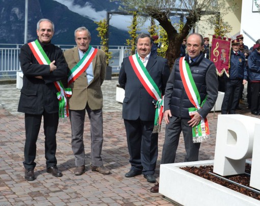 Da sinistra i sindaci Roberto Santalucia (Bellano), Luigi Selva (Cortenova), Giovanni Dell'Era (Esino Lario) e Carlo Signorelli (Perledo).