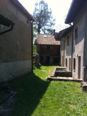 Il nucleo vecchio di Campo de Boi, sopra Germanedo