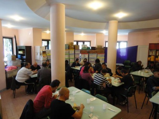 pranzo pasqua senza tetto (2)