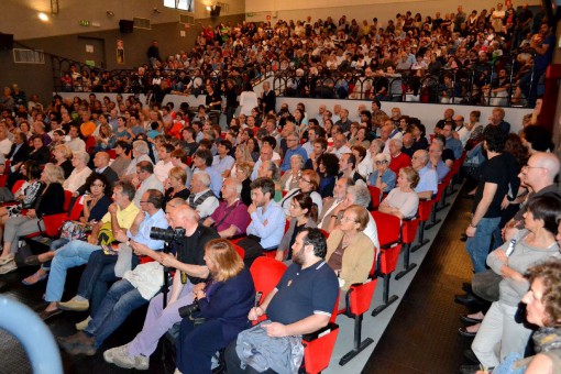 Il pubblico che lo scorso anno gremì il "De Andrè" per la prima edizione del Festival jazz "Controcorrente"