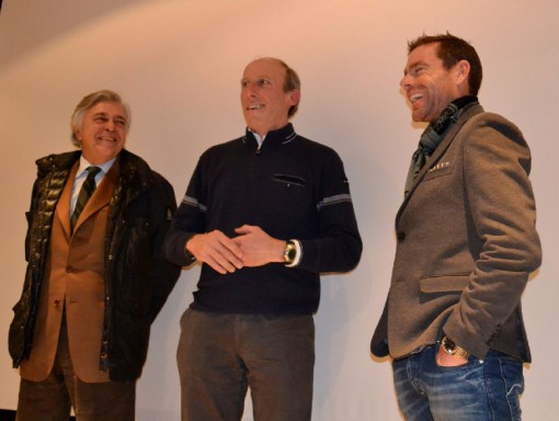 Il dottor Claudio Pecci (primo a sinistra) con don Agostino e il campione australiano Cadel Evans a Lecco lo scorso febbraio.