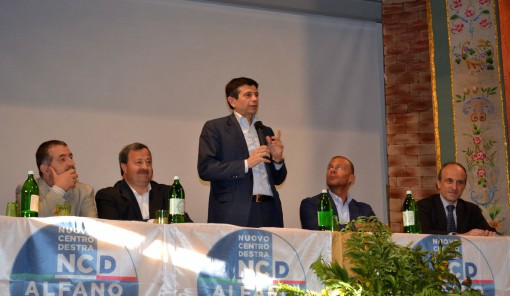 Da sinistra Alberto Denti, Giovanni Dell'Era, il ministro Maurizio Lupi, Daniele Nava e Carlo Signorelli