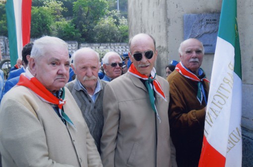 Adelio Bonacina (primo a destra) in una delle ultime celebrazioni del 25 Aprile.