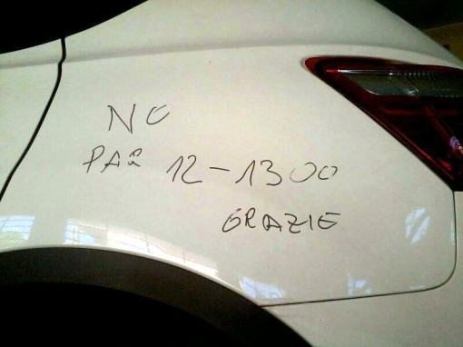 civate scritte su auto