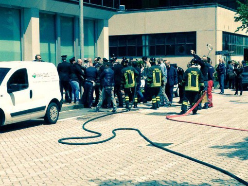 tenta darsi fuoco (4)