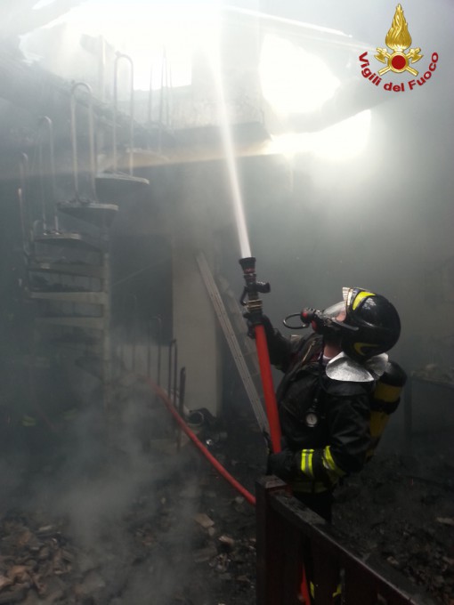 vercurago incendio tetto  (2)