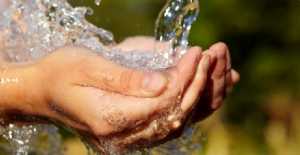 Il tema dell'acqua pubblica continua a far discutere negli ambienti politici lecchesi.