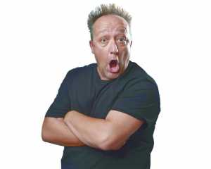 Max Cavallari, venerdì 15 maggio a Costamasnaga con "Parzialmente Fico".