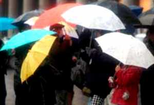 pioggia-ombrelli-258