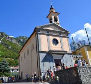 La chiesa parrocchiale di Somana, in festa nel fine settimana per il patrono Sant'Abbondio.