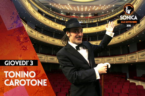 Tonino Carotoner sarà sul palco mandellese di piazza Mercato la sera di giovedì 3 settembre.